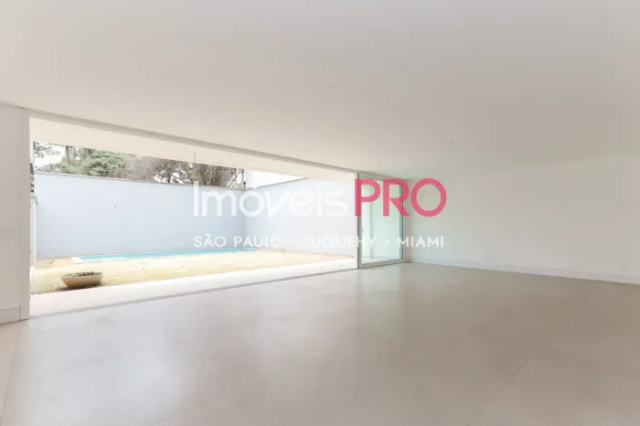 Casa em condomínio fechado, 4 suítes, piscina individual no coração do Campo Belo!!!