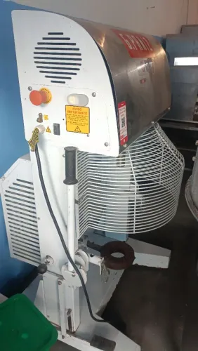 Masseira 37 litros semi nova 22v