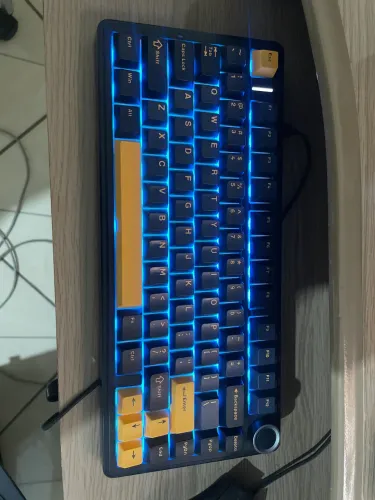 Teclado aula F75
