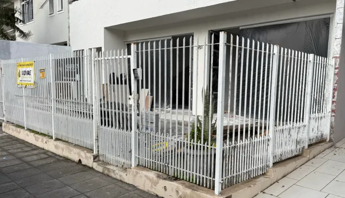Grades e portão 