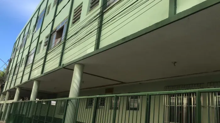 Cabo Frio/Centro-Oportunidade.Flat 2qds praia Forte,junto comerci/serviços.Aceito permuta.