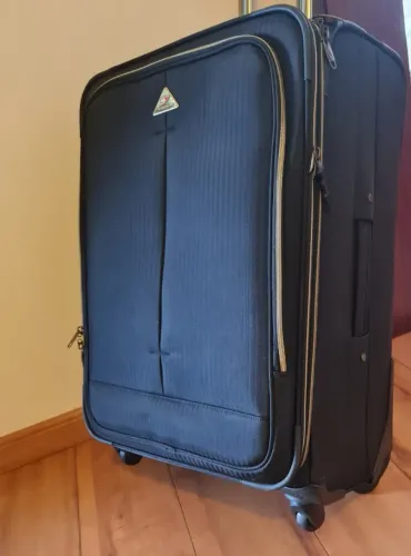 Mala grande quase nova.