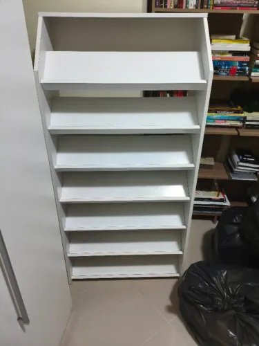 Sapateira semi nova