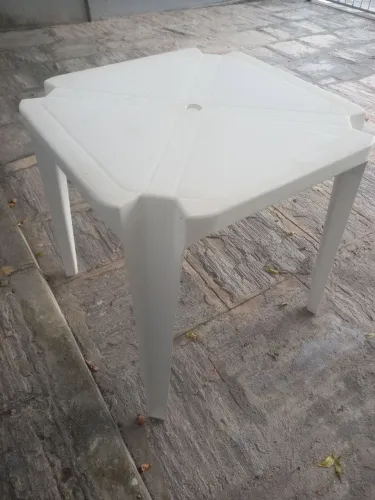 Mesa plástico (doação)
