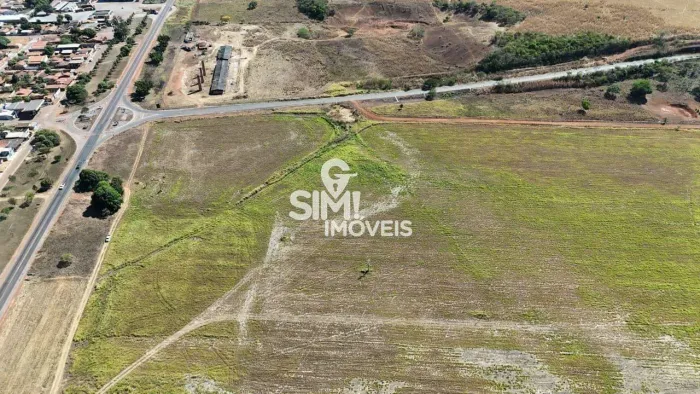 Oportunidade, Lote comercial de 3.200 m2 à Venda em Barrolândia em frente para a BR