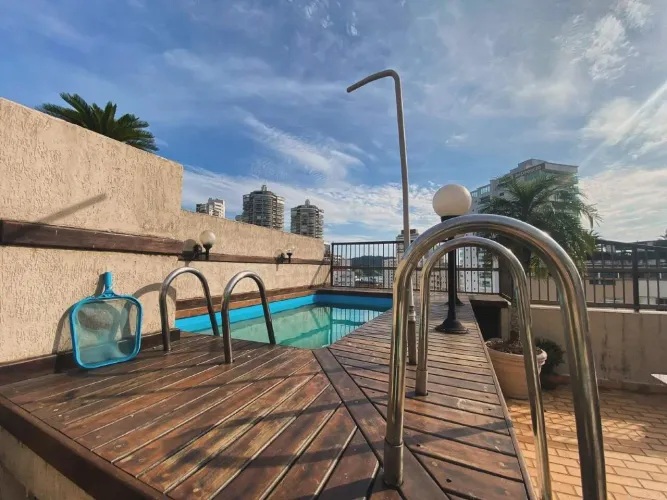 Cobertura Duplex na Ponta da Praia com Piscina Privativa 3 quartos sendo 1 suíte 2 vagas