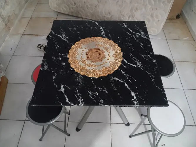 Messa mármore Medidas-80×80 Não Entrego etirar no local Av. Olinda Aires Pauleye, 1650