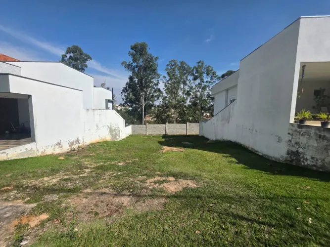 Terreno à venda no Residencial Central Parque em Salto (SP).