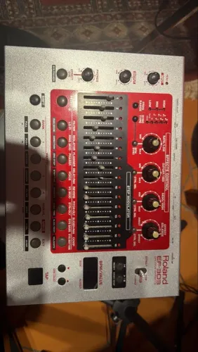 Roland EF-303