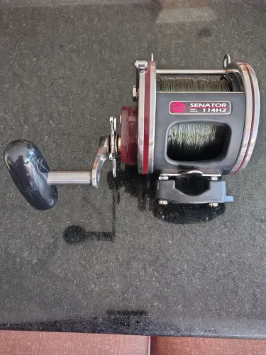 CARRETILHA PENN SENATOR 114H2