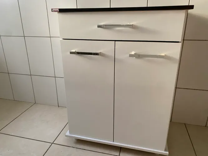 Armário MDF - 2 portas/1 gaveta