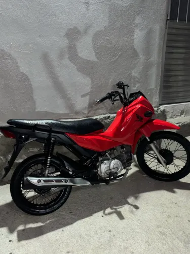 Moto em boa condição bem conservada