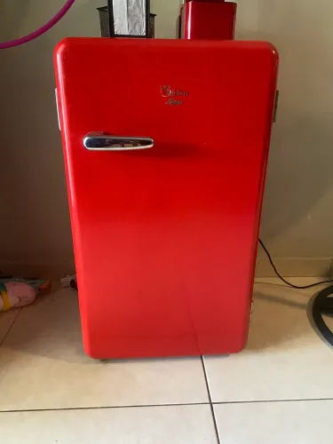 Mini Geladeira Retro Midea 109 Litros