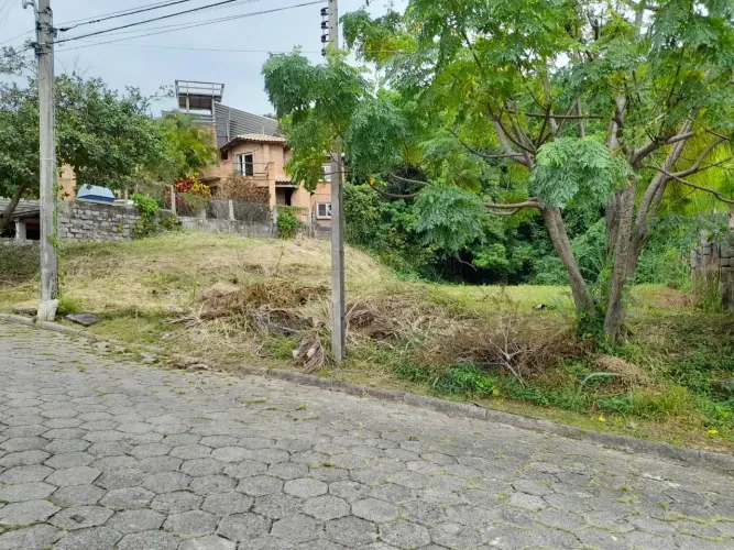 Lote/Terreno para venda tem 720 metros quadrados em Praia Brava - Florianópolis - SC