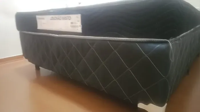 Box e colchão de casal