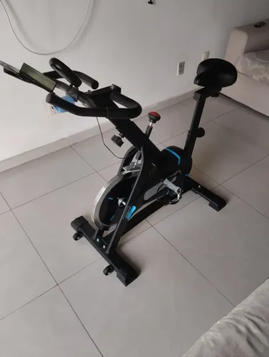 Bicicleta Ergométrica Spinning MoPower HomeSpin 12. Suporta até 120kg, até 15kg de inércia