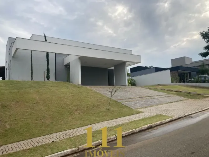 Casa no Condomínio Reserva Altos do Cataguá/ Taubaté.