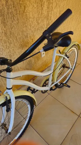 Bicicleta praiana muito conservada 