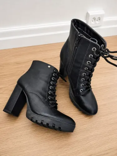 Bota Via Marte 38