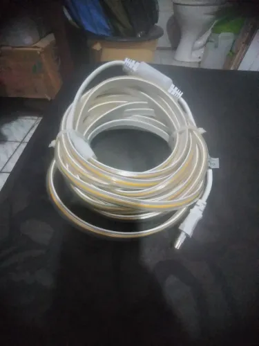 Vendo mangueira de fita de led de cor amarela