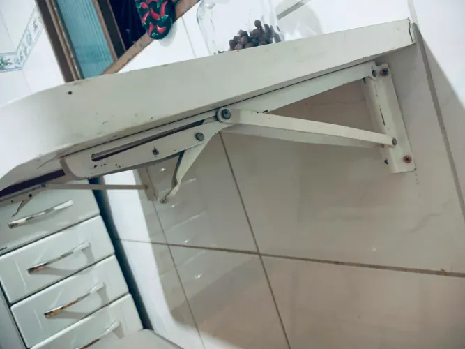 Vendo mesa dobrável ótima para quartos ou cozinha