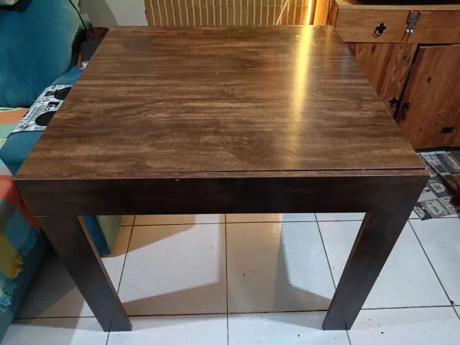 Vendo mesa de jantar extensível