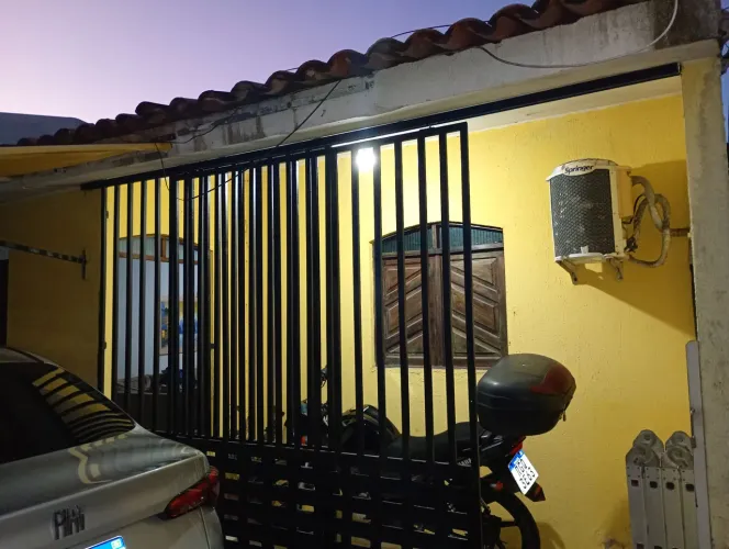 Casa com dois quartos garagem em condomínio com 8 casas não paga condomínio