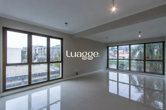 Excelente sala comercial com 34 m², vaga de garagem e localização privilegiada!
