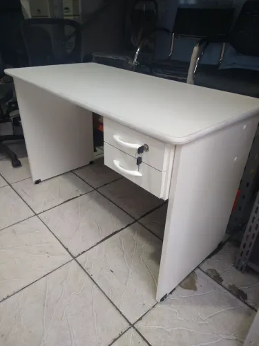 Mesa reta com gavetas NOVA 