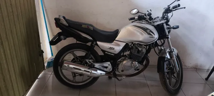 MOTO A VENDA POIS VOU VIAJAR PARA MORAR FORA PELO TRABALHO. PRA VENDER RÁPIDO - *.