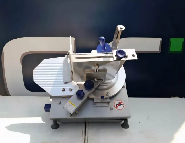 Cortador de Frios Gural Automática Seminova
