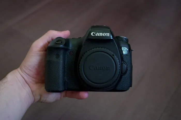Canon 6D Clássica - Conservada