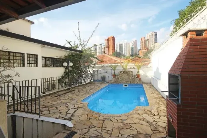Prédio com 470m² com 12 salas em Pacaembu - São Paulo - SP