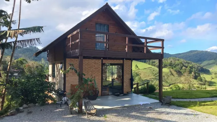 Sítio em Águas Mornas 2200 m² Chalé 2 andares