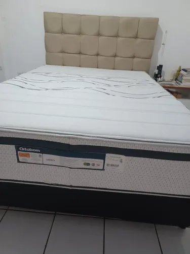 Cama box com cabeceira