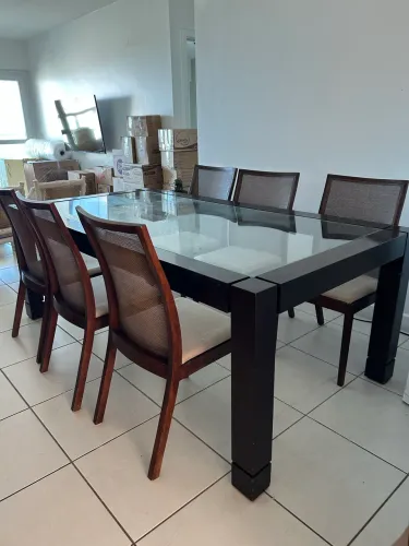 Conjunto de mesas e cadeiras para sala de jantar e estar
