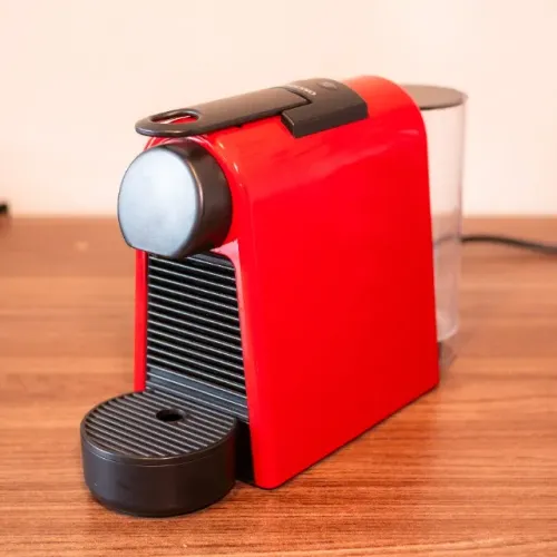 Cafeteira Nespresso Essenza Mini D30