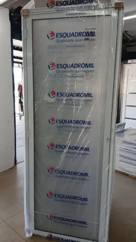 Porta de Vidro Esquadria Alumínio Branca 80x210 a vista R$999,90
