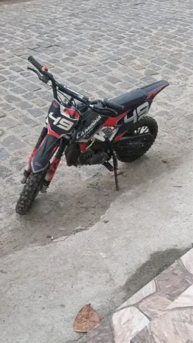 Moto infantil Cross , ideal para sítios , fazendas , a diversão certa só pegar e andar