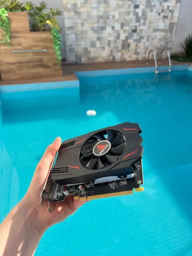 Placa de vídeo Radeon RX 550 Biostar