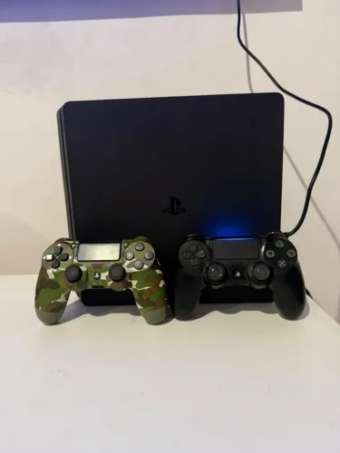 Ps4 slim com muitos jogos de ps2