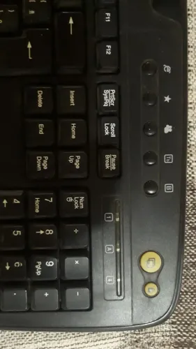Teclado Multimídia Genius KB-220e funcionando perfeitamente