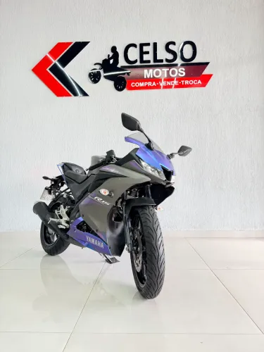 Yamaha R15 2025 abs c/1.300km Financio 48x aceito sua moto na troca
