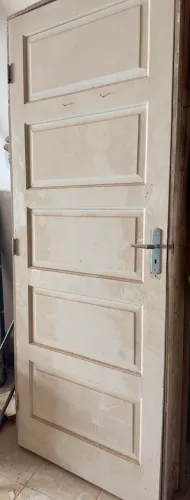 Porta de Madeira Branca c/ Fechadura (Completa) - Metragem: 2,10 de altura x 80 de largura