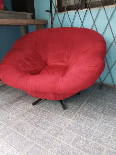 Poltrona Giratória Vermelha