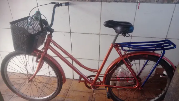 Bicicleta antiga boa toda se tiver interesse