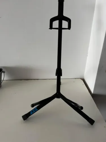 Suporte de chão para violão/guitarra
