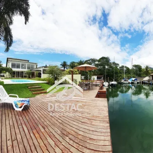 Casa de condomínio com 15 metros frente para canal navegável- Angra dos Reis/RJ