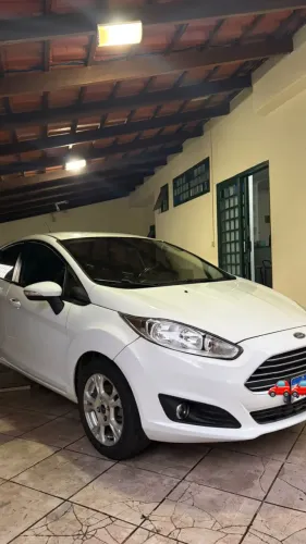 Ford Fiesta Sedan 1.6 16V Flex Aut. 2014
