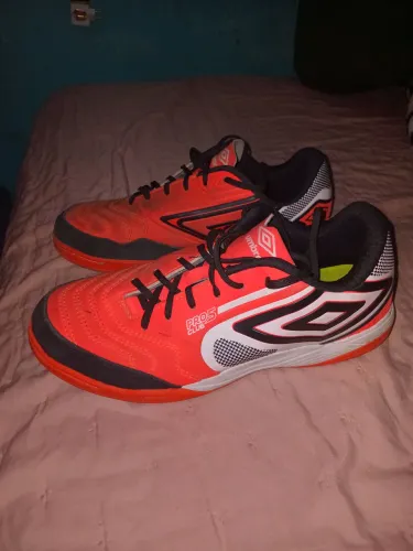 Chuteira Umbro Pro 5. Tamanho 39